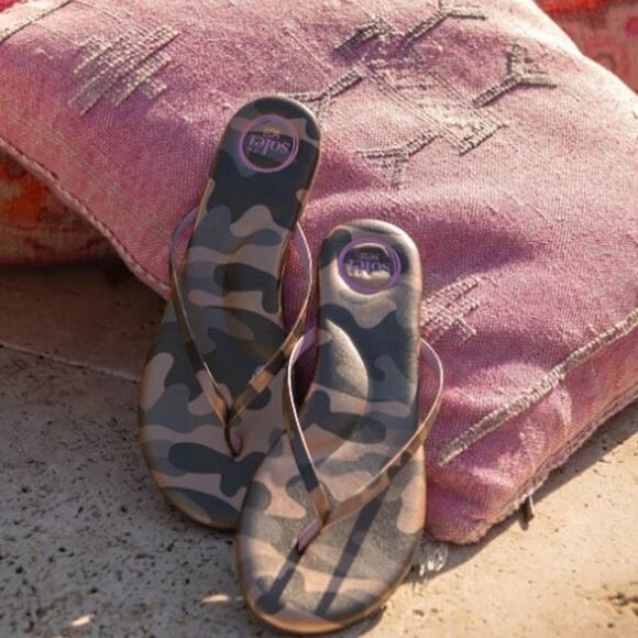 Solei Sea Women's Metallic Gold & Lilac Indie Camo Flip Flop Sandals Size 7 - Picture 1 of 10